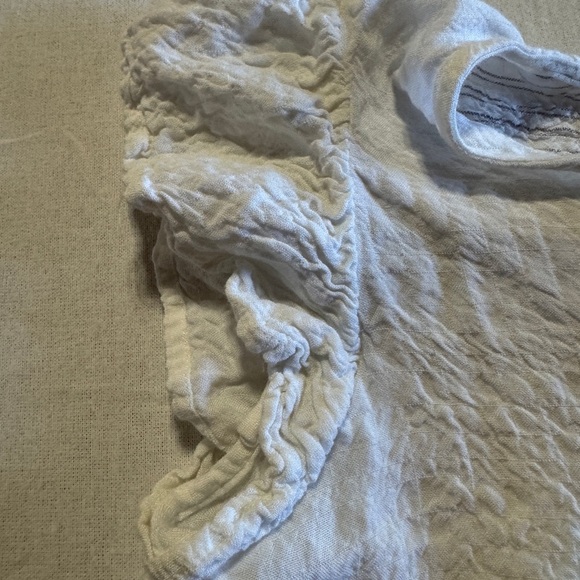 Jane + Delancey White Button-Up Textured Top Size Medium - Picture 4 of 7